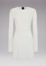 فستان قصير باللون الأبيض